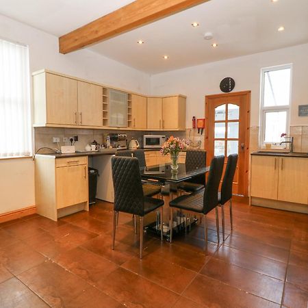 Coed Llai Villa Holyhead Exterior photo